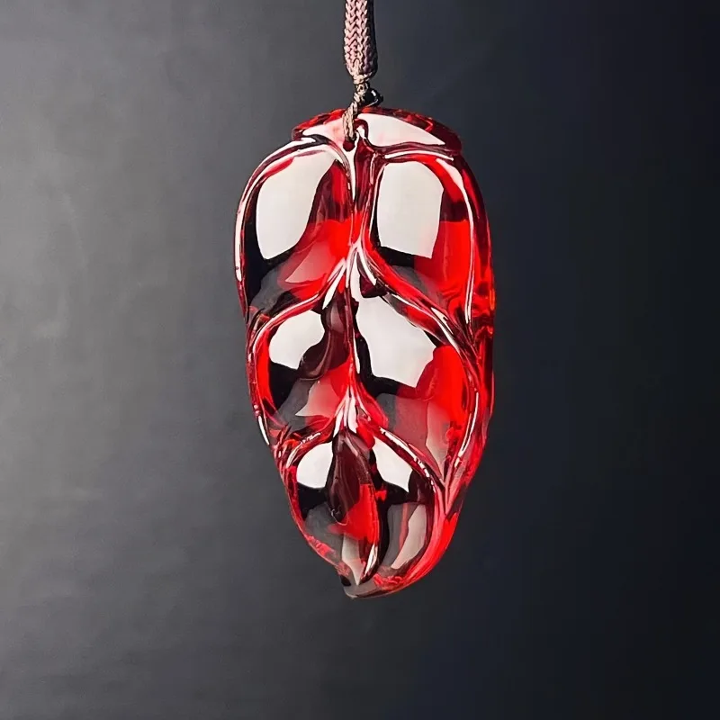 New Red Pendant, Same for Men and Women, Simple and Fashionable Versatile Blood Amber Leaves