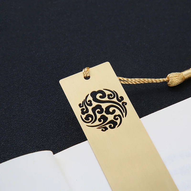 

Creative Vintage Hollow Metal Bookmark with Tassel Pendant Cute Student Teacher Office Stationery