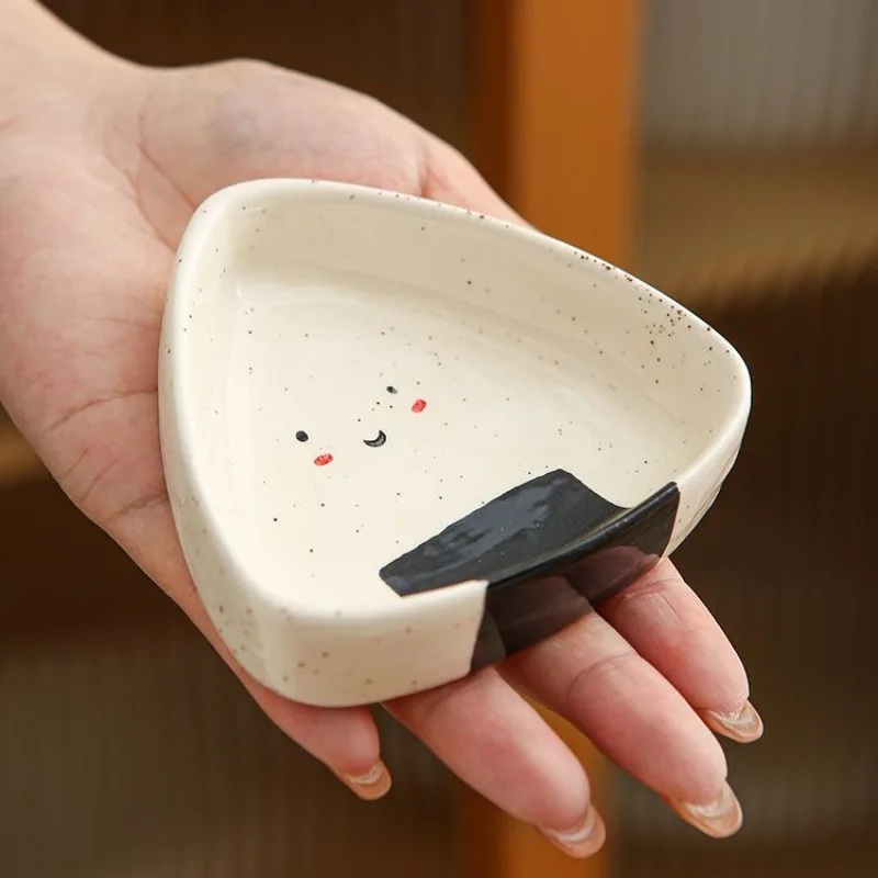 Lovely Sesame Dots Ceramic Disc Triangle Rice Ball Flavor Dish Simplicity Household Creative Hot Pot Dipping Dish Vinegar Disc