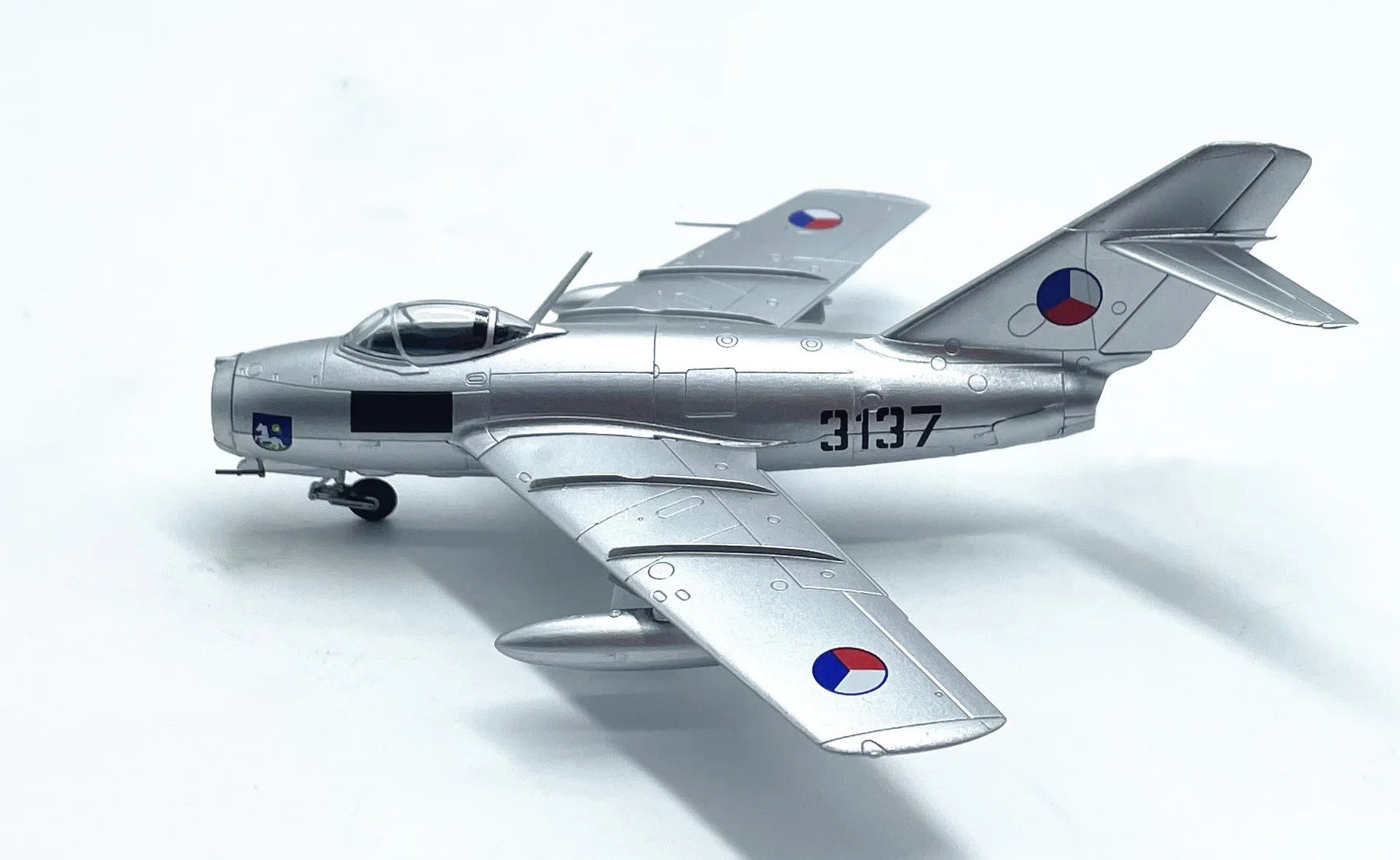 1: 72 37132 Czech MIG15 fighter model  Finished product collection model