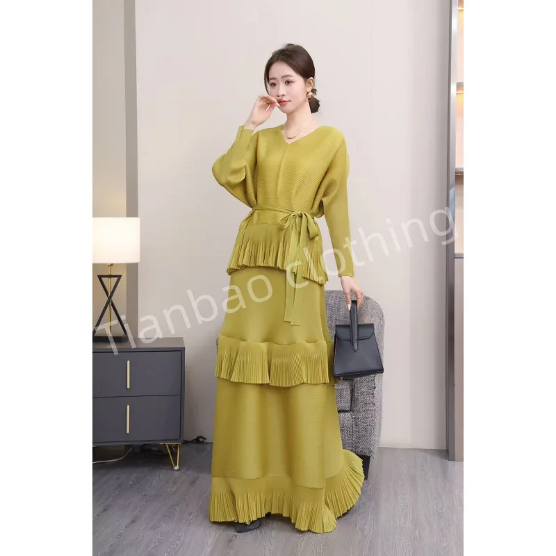 

Miyake Pleated Dress for Women 2025 New Solid Color Bat Sleeve Fake Two-piece Splicing Style Loose Large Size Pleated Skirt