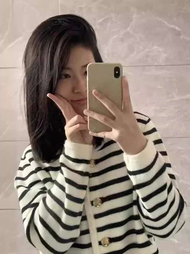Женский полосатый кардиган с длинными рукавами и круглым вырезом на пуговицах, вязаный женский осенне-весенний вязаный однобортный кардиган, корейские короткие свитера