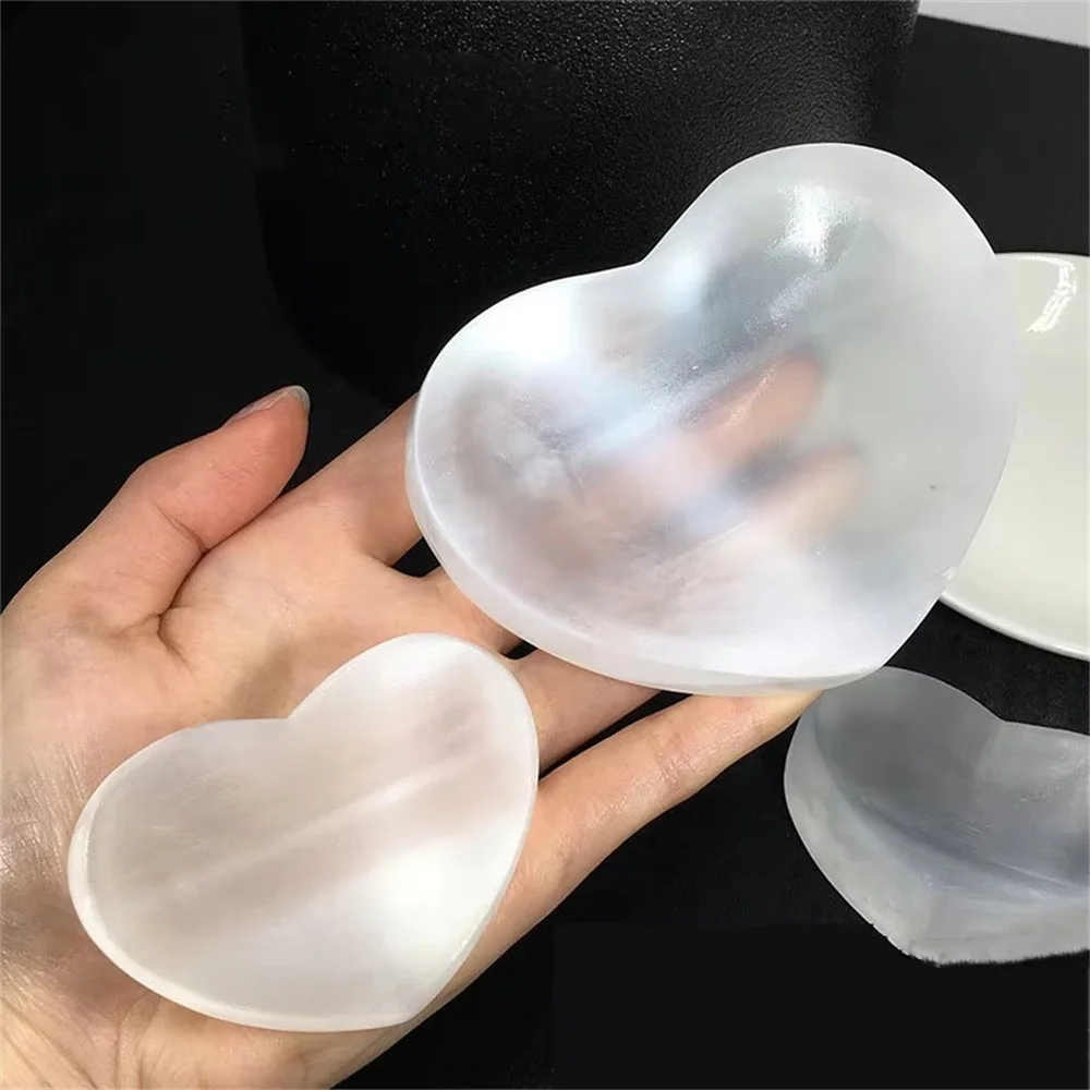 Natural White Selenite Handmade polished Crystal Heart Bowl Hand Carved Heart Shape Selenite Crystals for Reiki Healing Meditati