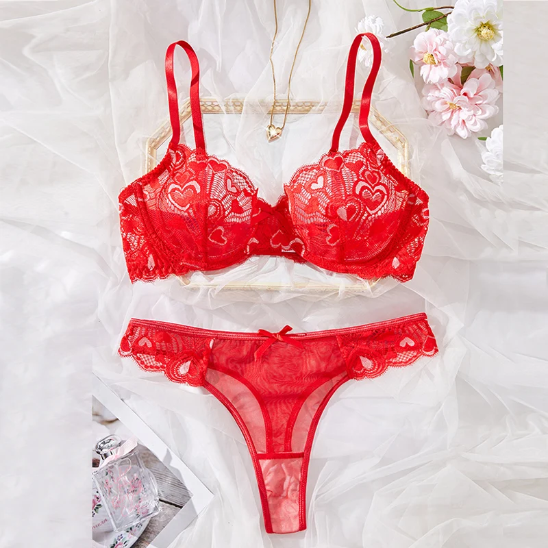 

Sexy Lingerie Woman Ultrathin Heart Lace Underwear Red Hollow Bra and Panty Set Sexy Bras Transparent Underwear New Exotic Sets