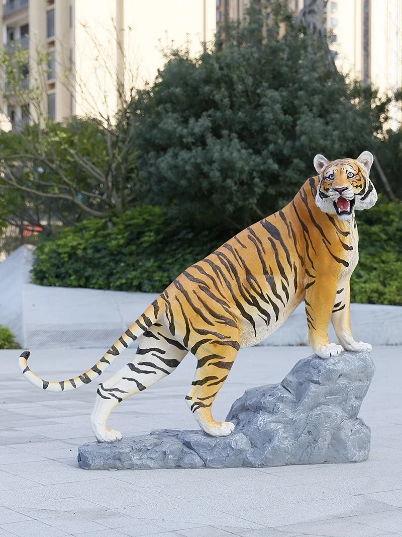 Simulation tiger Siberian tiger sculpture ornament large luminous animal fiberglass outdoor garden garden floor decoration