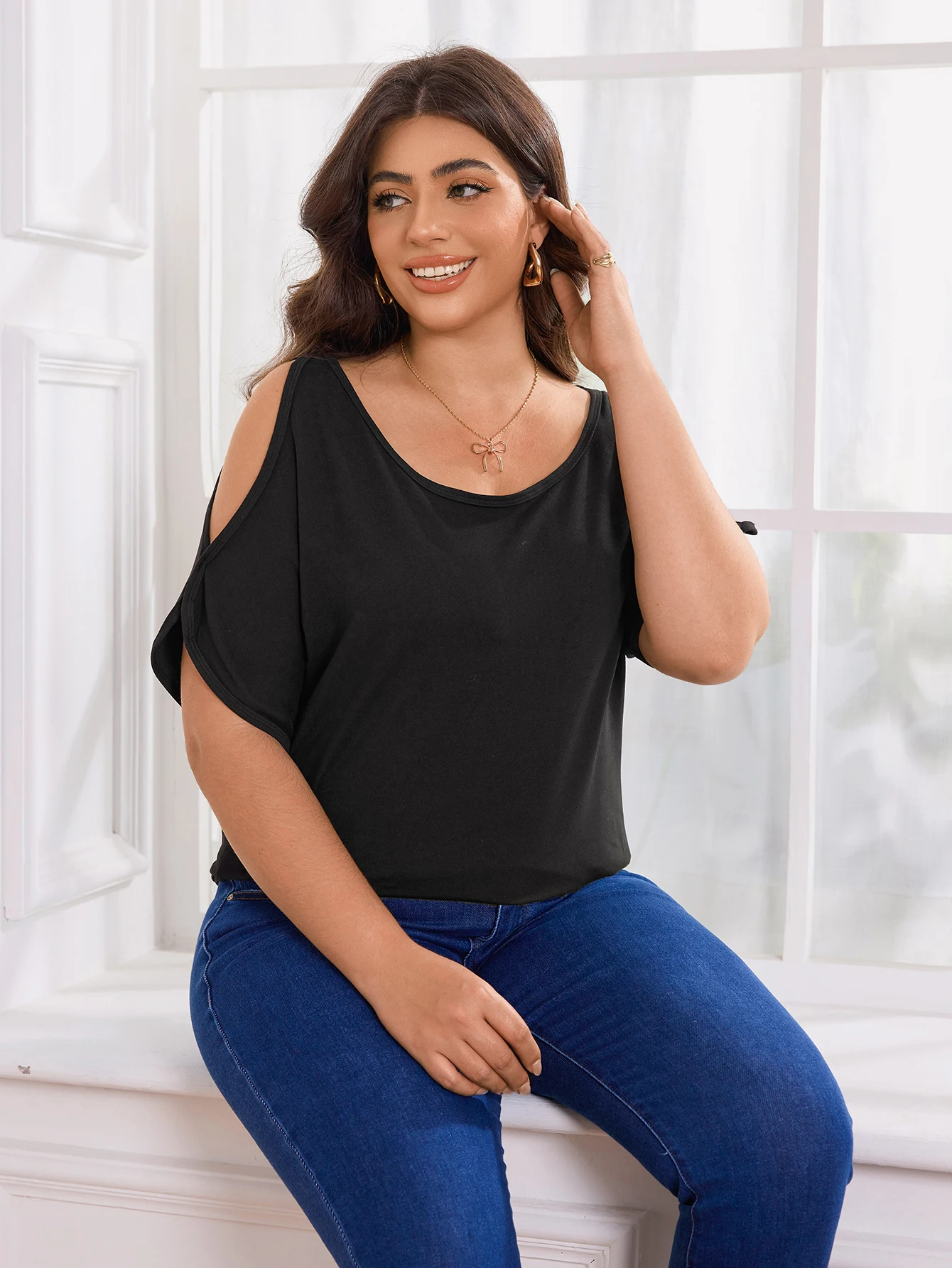 

Plus-size women's fashionable casual sleeveless loose short-sleeved shirt, suitable for daily outings and home relaxation