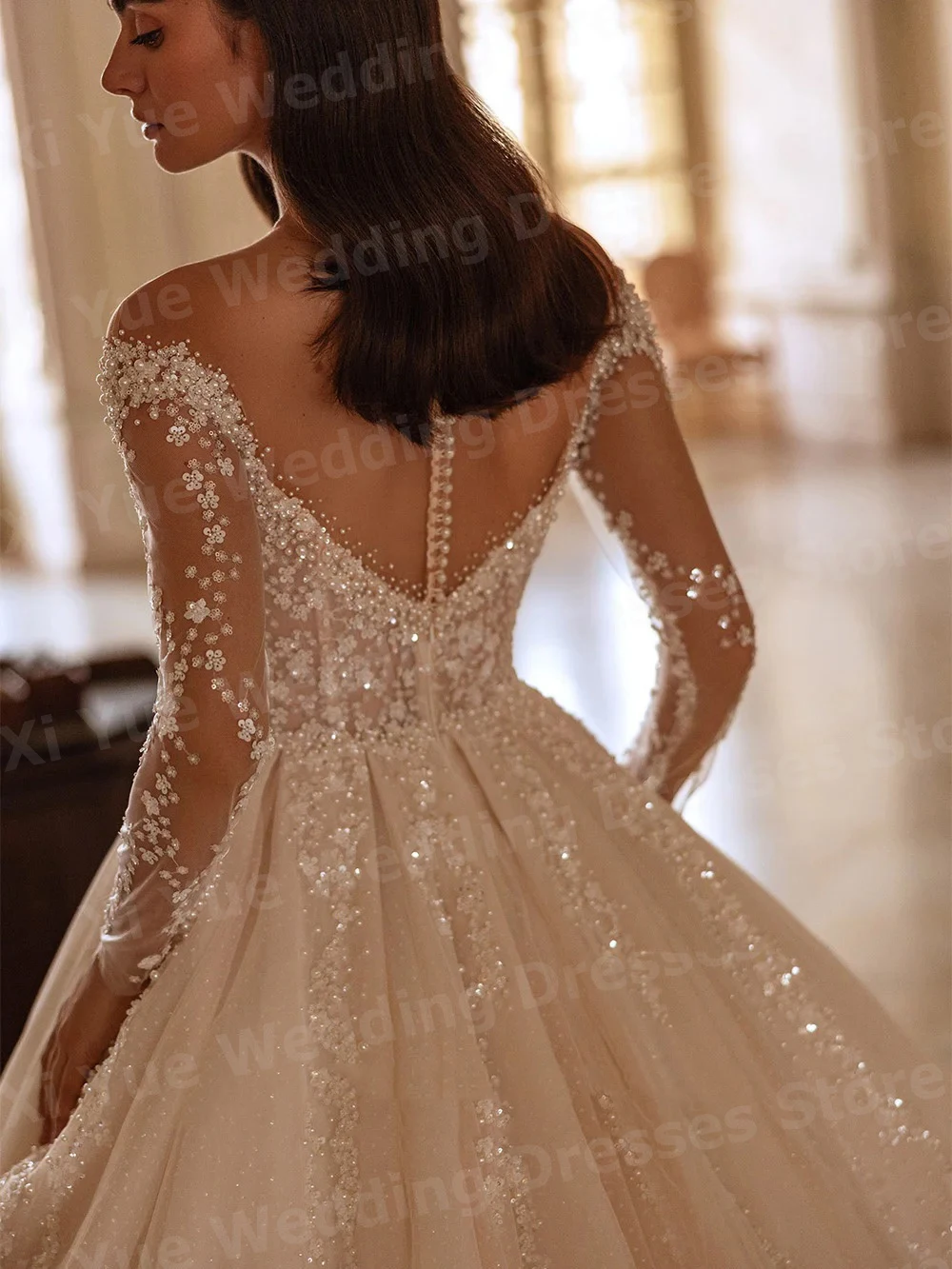 ประกายสายชุดแต่งงานของผู้หญิงลูกไม้ไข่มุก Ball Vestido De Novia เจ้าสาว Gowns ที่กําหนดเองแขนยาว Vestido