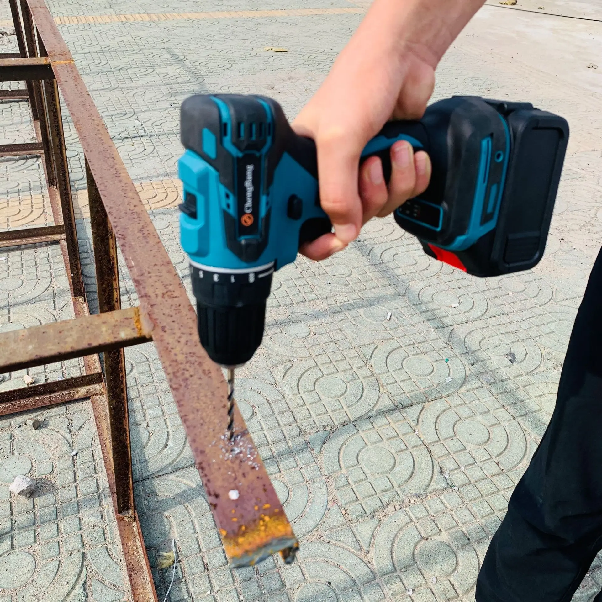 Wiederaufladbare Elektrowerkzeuge-Sets, bürstenloser Winkelschleifer, Hammerbohrer, Kettensäge, Gebläse, Schraubenschlüssel, elektrischer Ventilator, Kombinationswerkzeug-Set