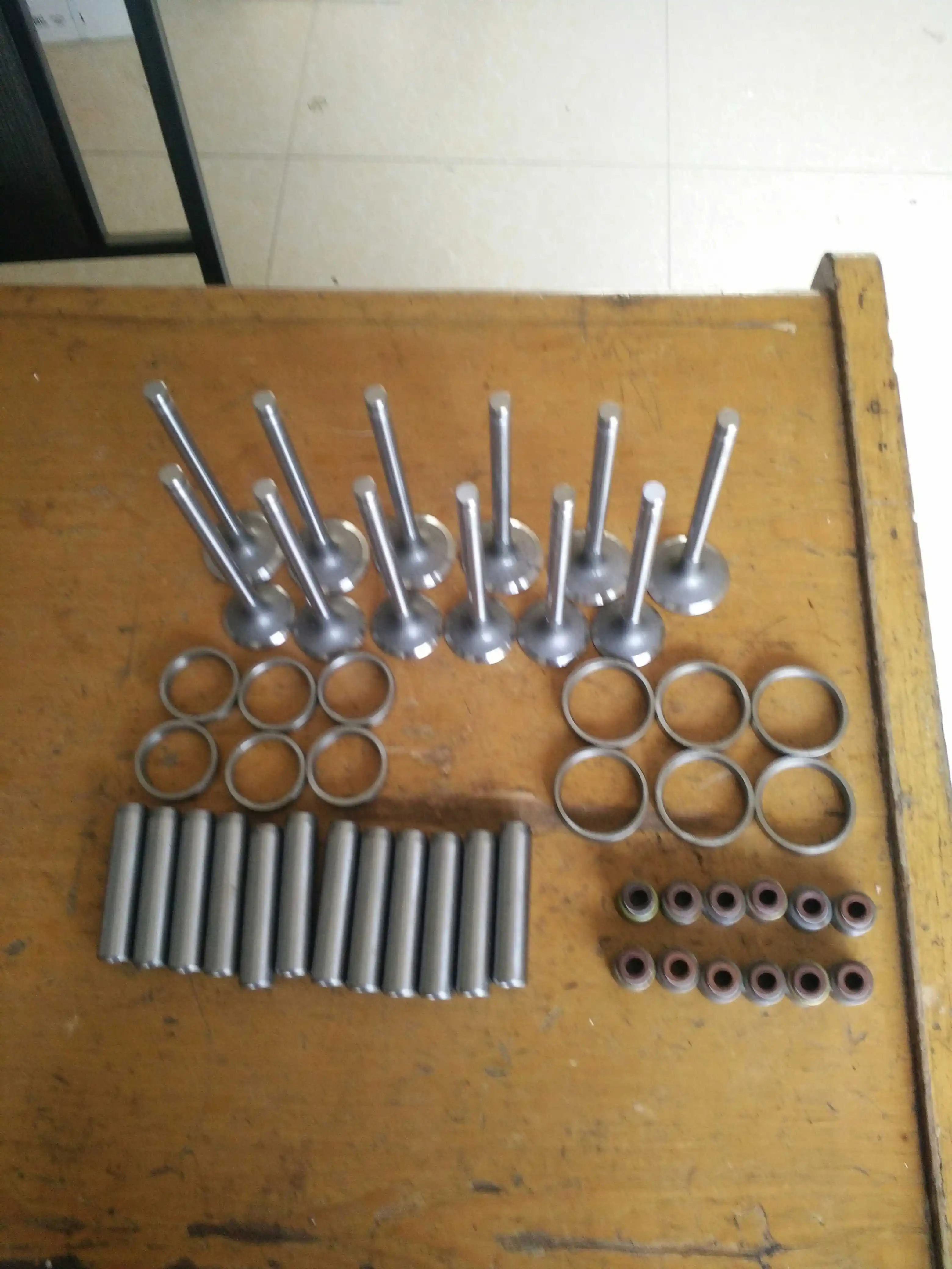 1 set of inlet and exhaust valve,valve oil seat,valve guide,valve seals for R6105AZLD R6105IZLD R6105AZD diesel engine parts