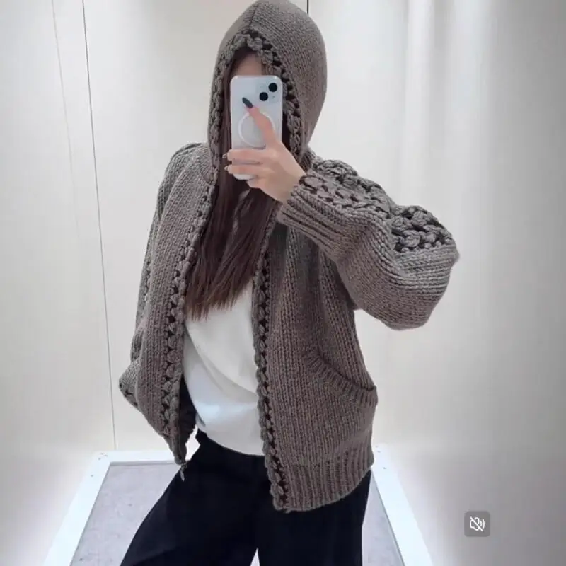 เสื้อสเวตเตอร์ไหมพรมถักสำหรับผู้หญิง สไตล์ฤดูใบไม้ร่วงและฤดูหนาว แบบมีฮู้ด ลายดอกไม้สไตล์เรโทร  ผ้าหนานุ่ม  พร้อมซิป