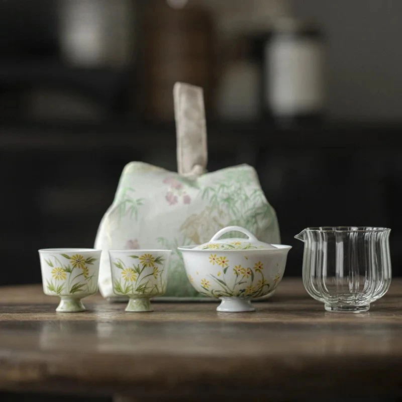 

Underglaze Hand-painted Daisy Travel Tea Set Kit Luxury 1 Pot 2 Cups Tea Making Organizer Portable Camping Handbag Tea Services