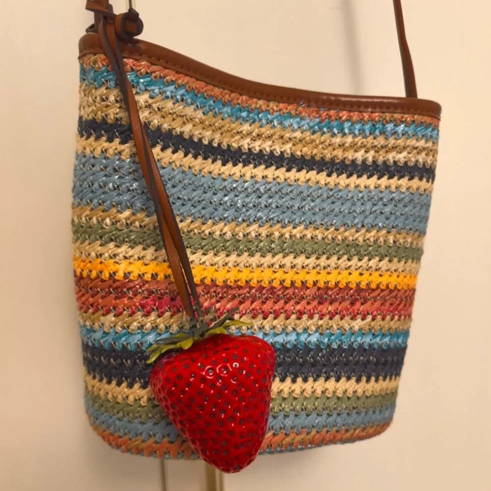 chaveiro-impermeavel-morango-3d-elegante-versatil-pingente-de-bolsa-cordao-pu-vibrante-pingente-de-fruta-em-resina-vermelha-para-chave-de-carro