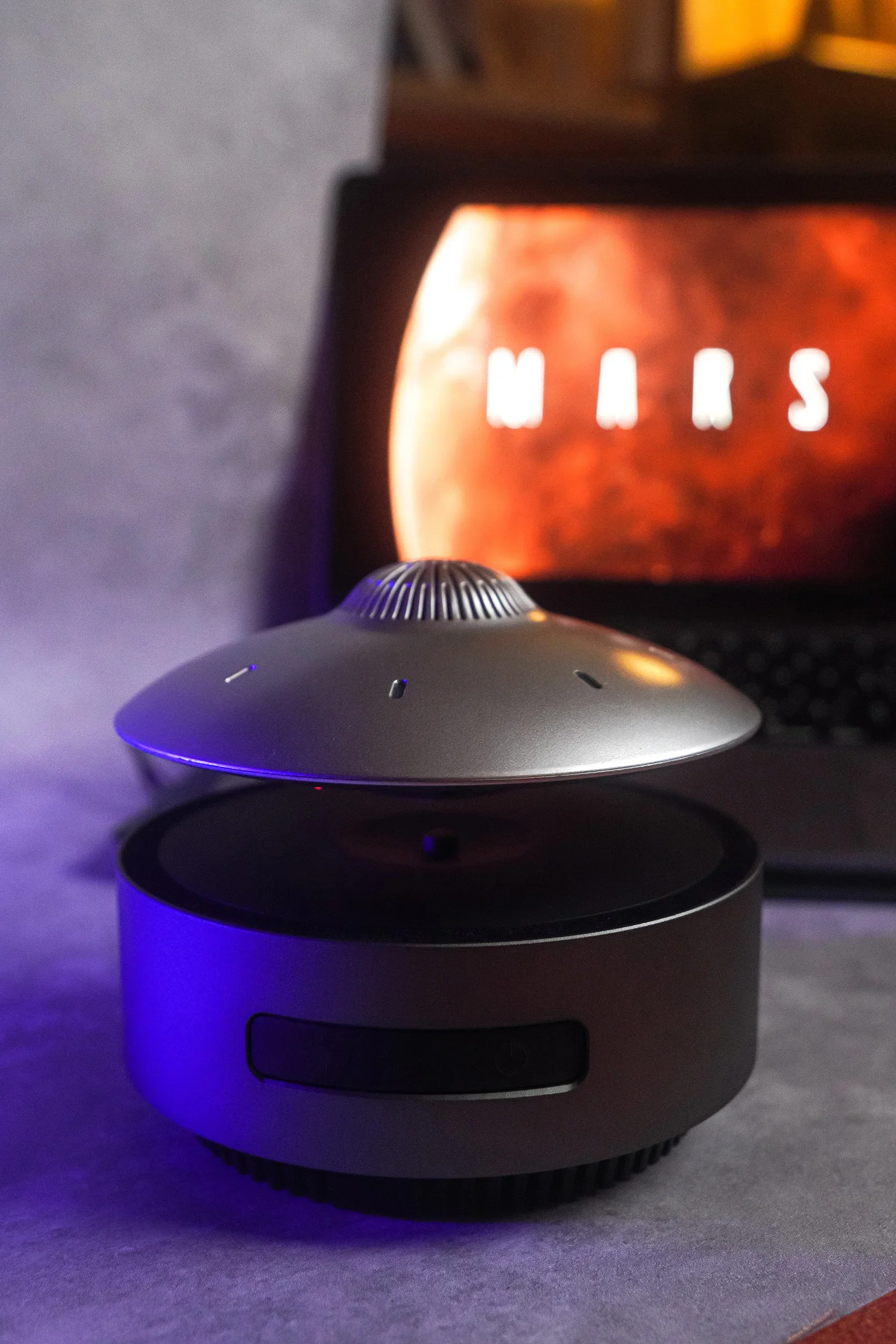 High-Tech Durable Minimalist UFO Bluetooth Speaker with Flash LED Light Touch Control Automatic Lift-Down for Radio Use