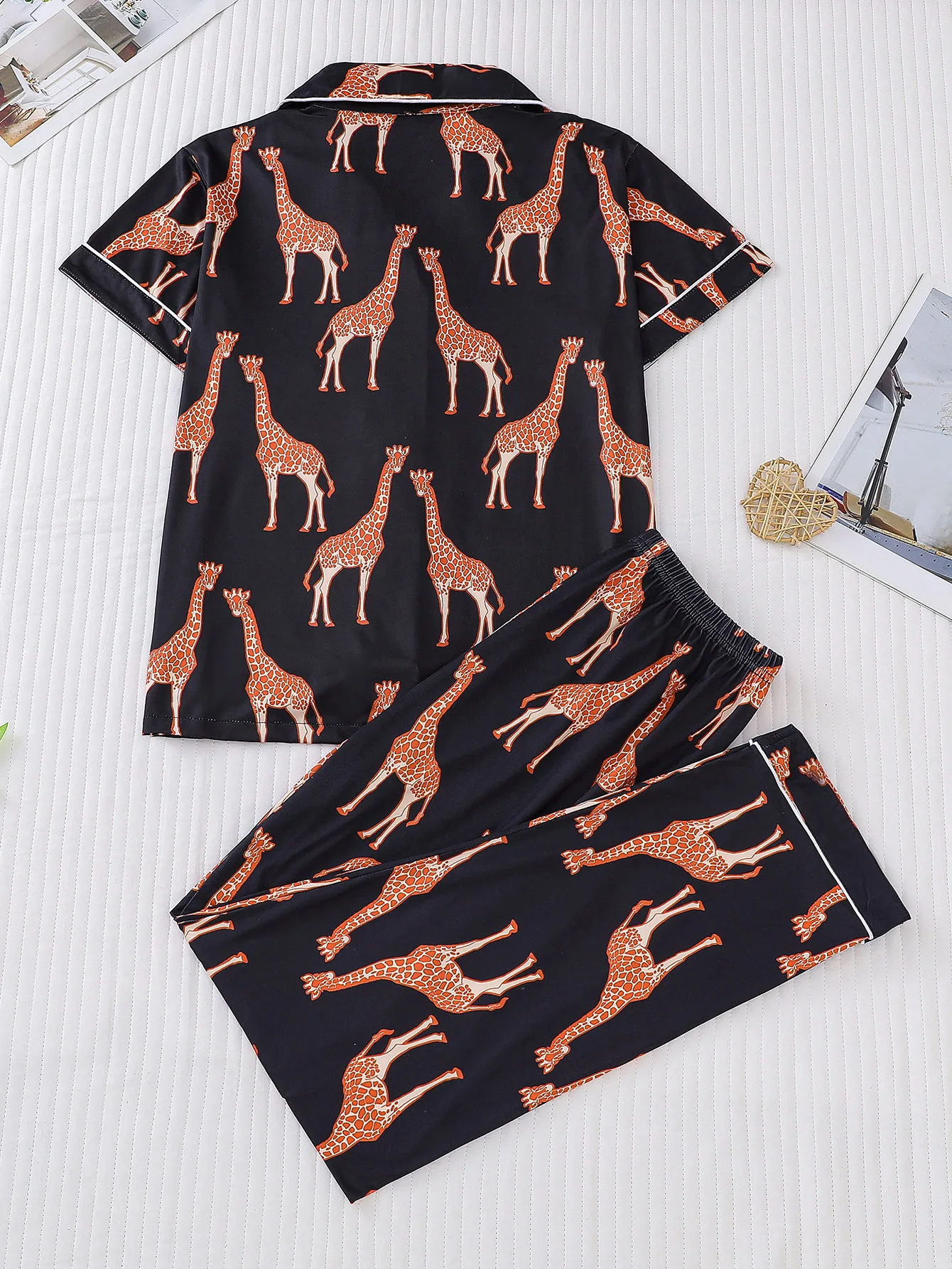 Giraffe collar short and long women\'s printed pajamas set short sleeved top and loose pants comfortable women\'s pajamas