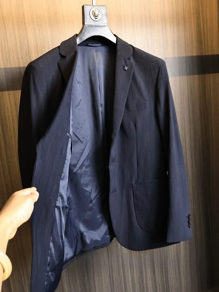Smooth Drapey Bubble Cloth Texture Men's Business Casual Commute Elastic Outerwear Fashionable Standard Fit Single Button Sui...