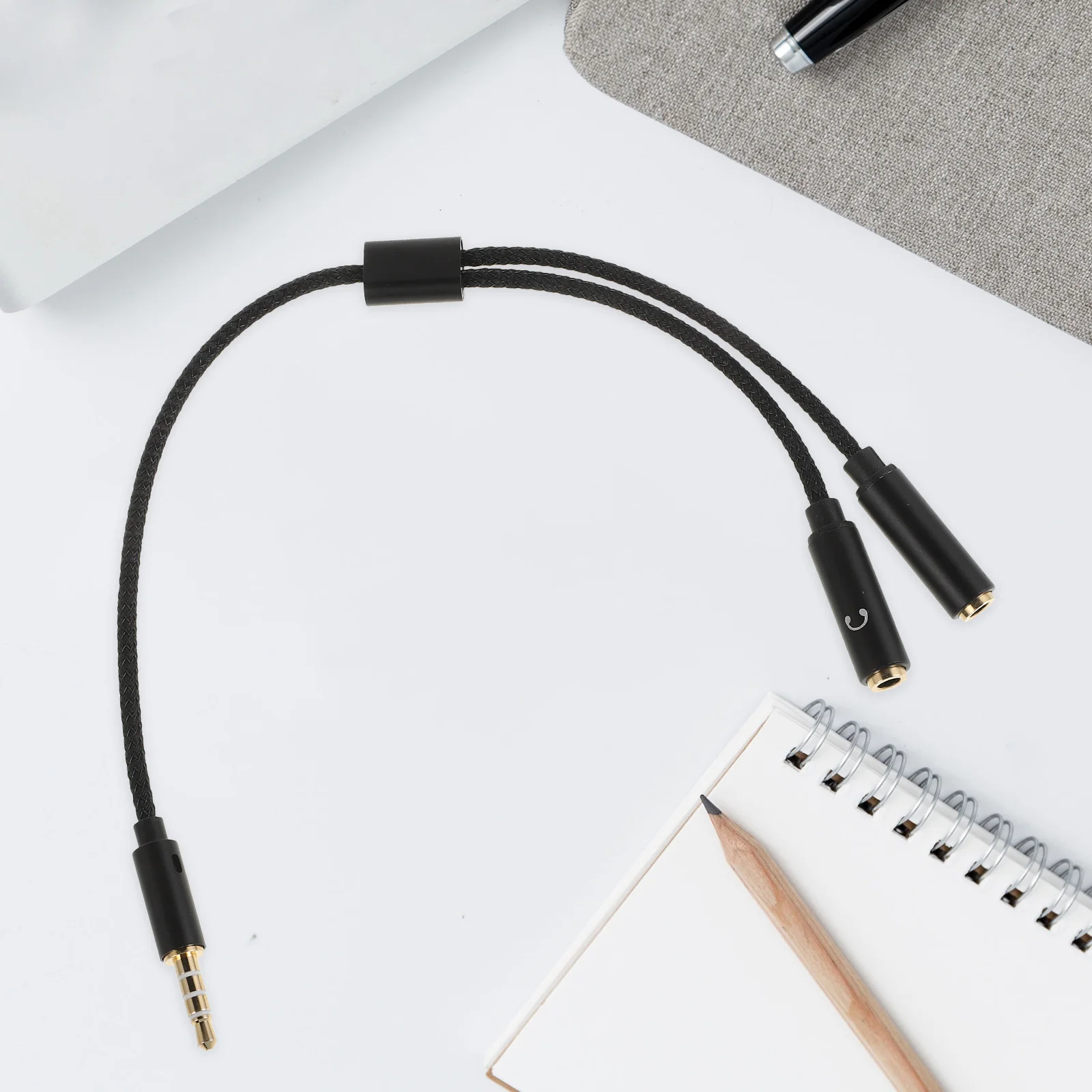 

3.5mm Audio Extension Cable Splitter for Dual Headphones Copper Nylon Build Plug and Play Headphone Splitter Adapter for Pc