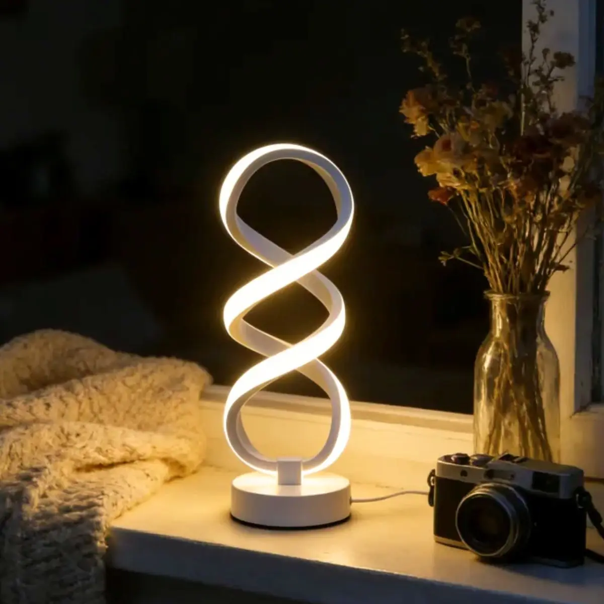 Moderne minimalistische bureaulamp, geschikt voor creatieve decoratie, sfeerverlichting, kleine nachtlampjes in woonkamers, slaapkamers, d.
