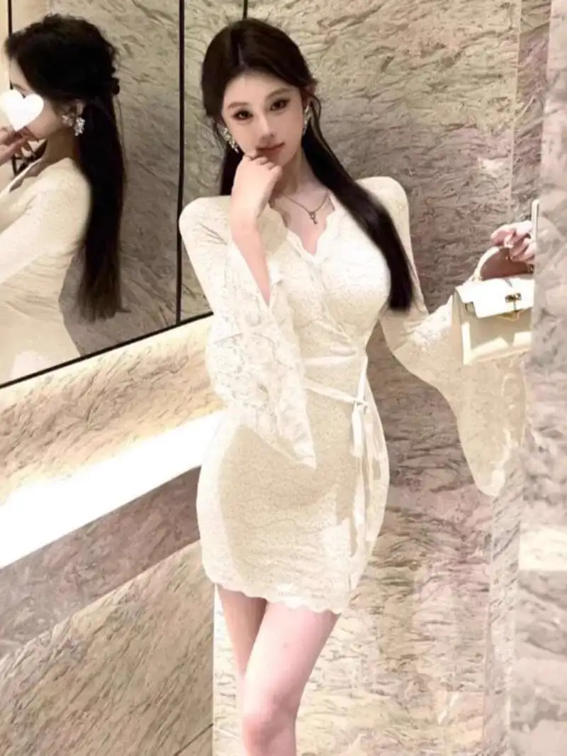 Sexy Kant Bell Mouw Jurk vrouwen Kokerrok Afslanken Taille Ontwerp Herfst Winter Nieuwe Stijl Naam Dame Modieuze Jurk D9V5