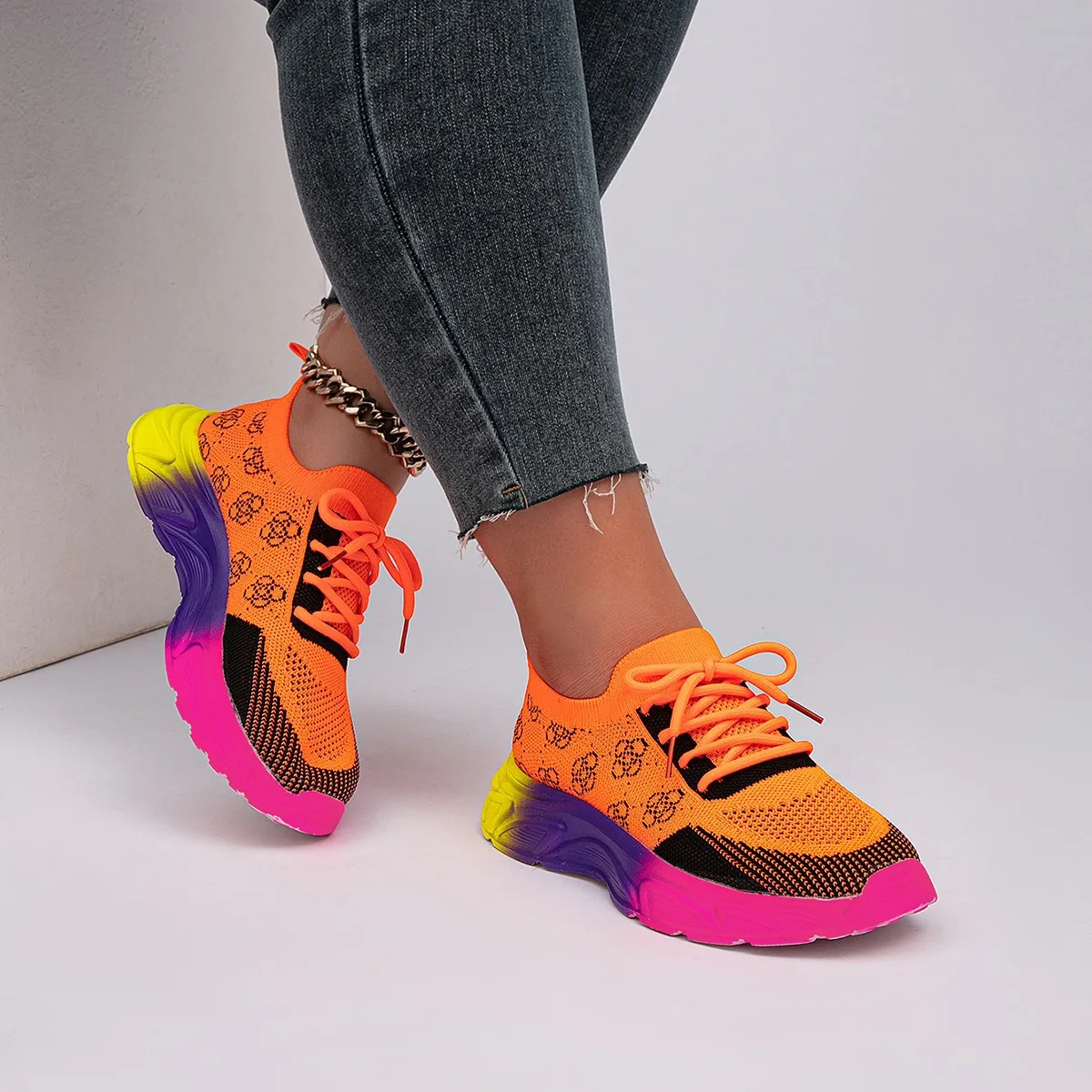 New fashion casual spring and autumn low top rainbow bottom color matching round head flat flying knitting sneakers