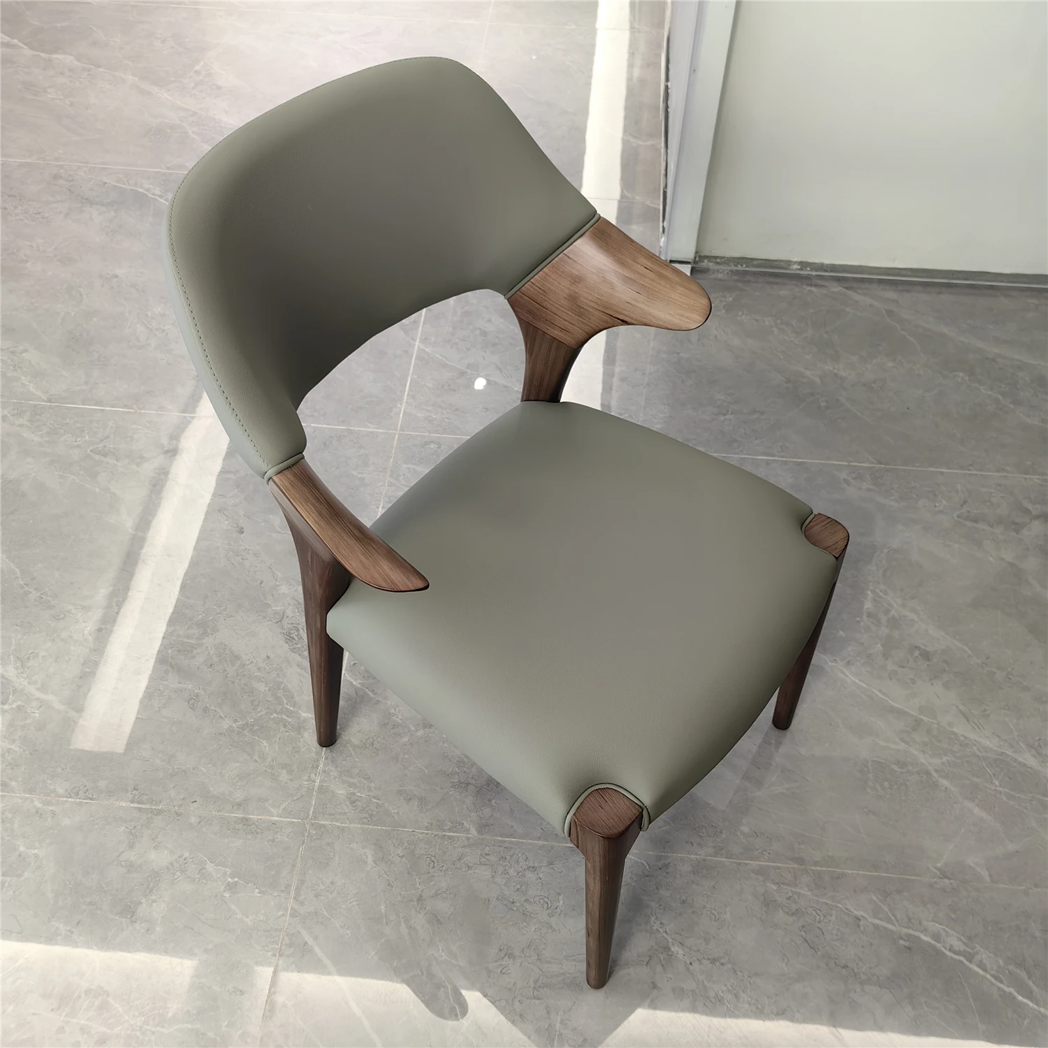 #Superior Materials Luxury Solid Wood Leisure Dining Chair Restaurant Leather Chair Solid Wood Dining Room Furniture Chair