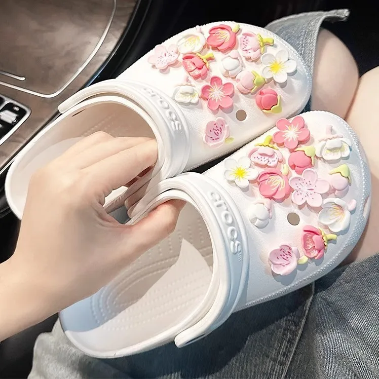 2024 Fashion Popular Charms for Petal and branch Shoe Buckle Cute Clogs Shoes Accessories Girl Sandals Decorative Party Gifts