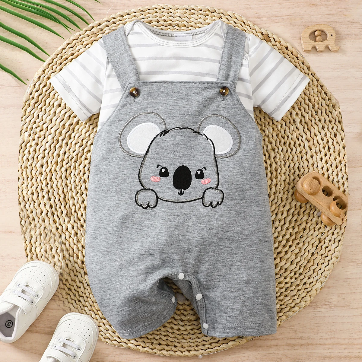 

Summer 0-1 Years Old Striped Short Sleeved Top And Kangaroo Printed Overalls Casual 2-Piece Set