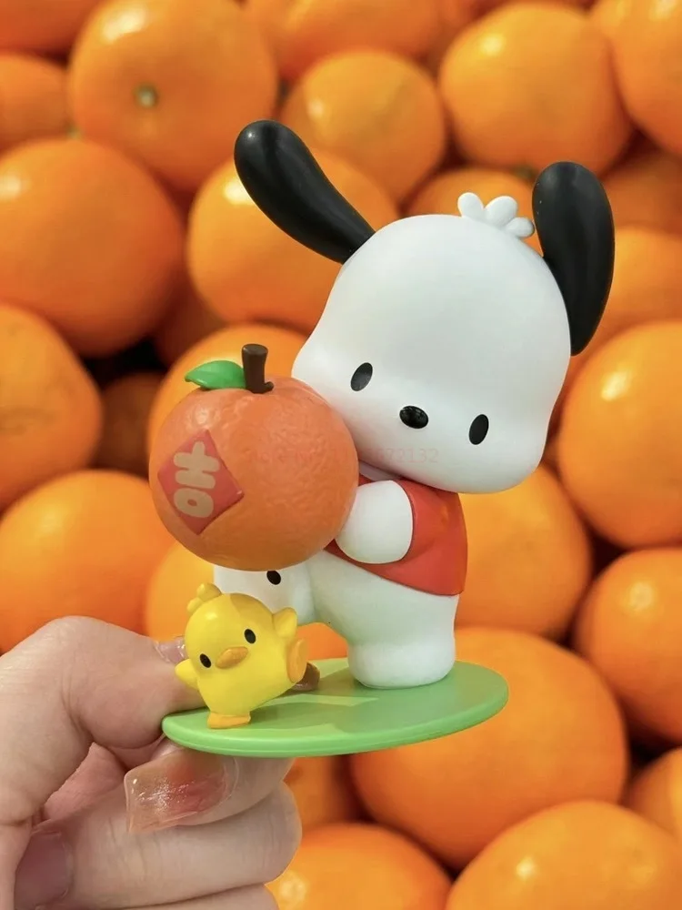 Sanrio Pochacco przytulić pomarańczową figurę Kawaii Pochacco figurka Anime kolekcja Model z pcv posąg lalki upominki świąteczne