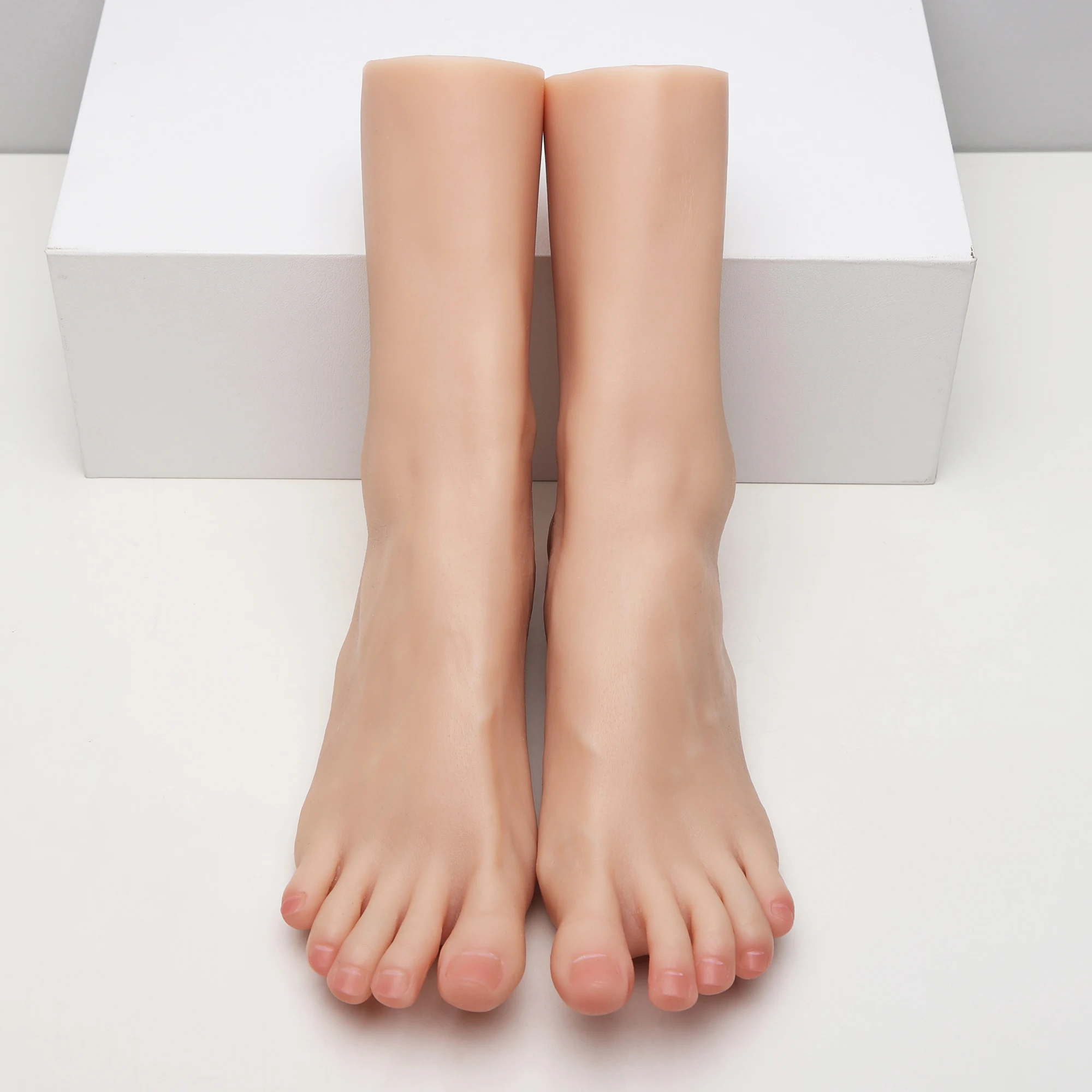 

False Mannequin Foot Simulation Nail Practice Feet Fetish Female Silicone Lifelike Foot Model for Jewelry Display Shoe Size 35