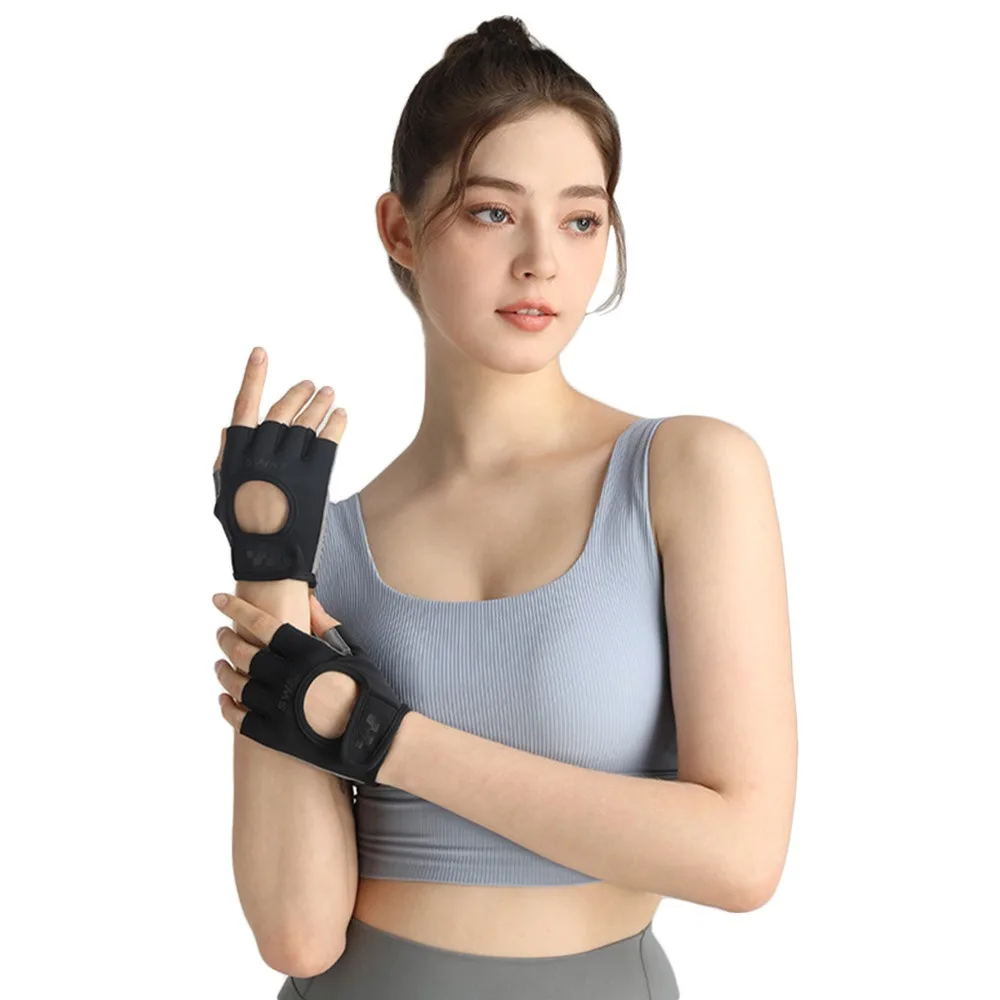 

Adjustable Anti-Slip Exercise Gloves Comfortable Breathable Fitness Gloves Half-Finger Wear-Resistant Workout Gloves Pilates