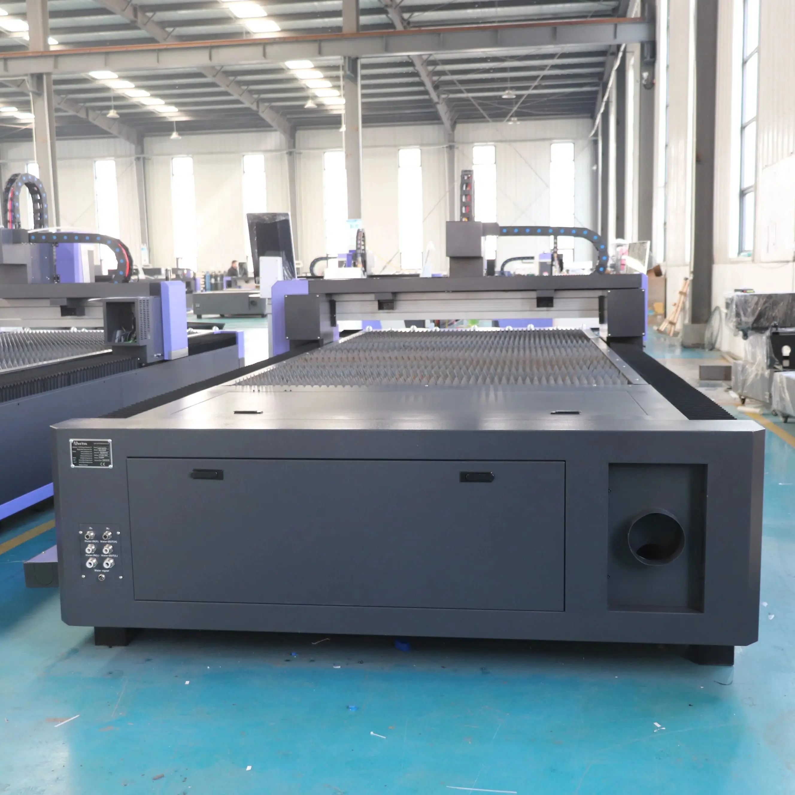 آلة القطع بليزر الألياف CNC 1500W-6000W لقاطع الألواح المفتوحة بالليزر من الفولاذ المقاوم للصدأ/الفولاذ الكربوني/معدن الألومنيوم