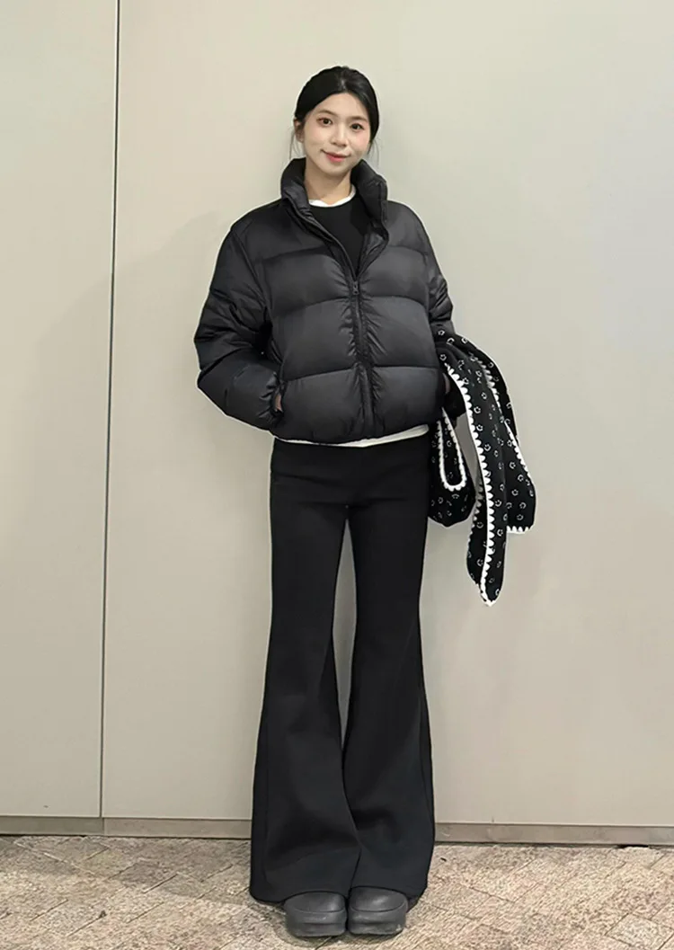 Black Short Down Jacket Women's Winter Solid Color 2025 New Small and Lightweight Stand Up Collar Thickened Kendou Winter Dressi