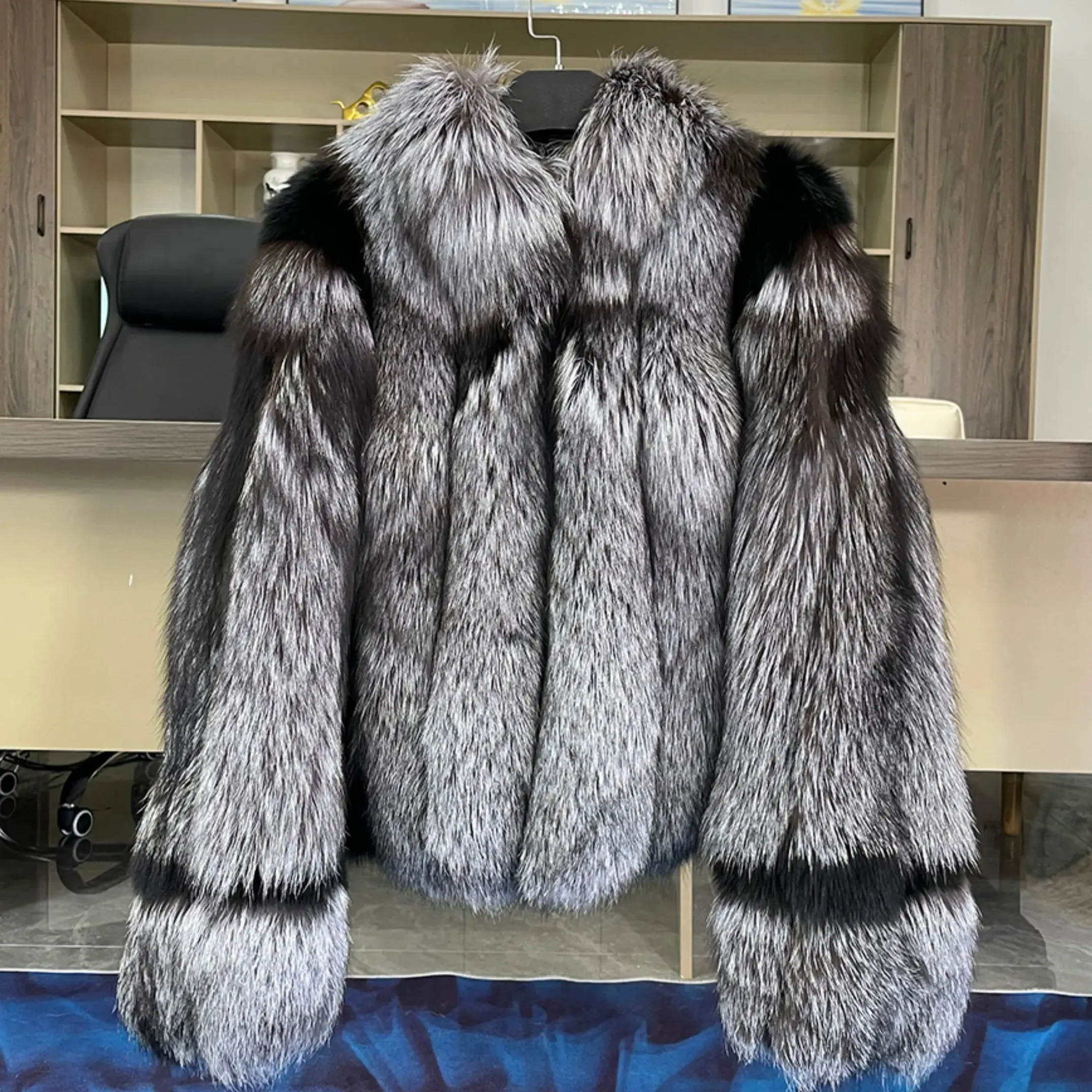 

Imported silver fox fur coat women's short stand-up collar primary color whole fur one-piece coat 2024 winter new style vertical