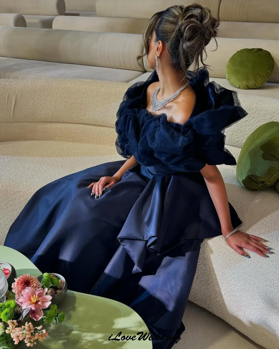 ชุดราตรีสีน้ำเงินกรมท่าแบบสั่งตัด ดีไซน์หรูหรา ปี 2025 ทรงเอไลน์ จับจีบ ชุดงานแต่งงาน ชุดงานเลี้ยง ชุดออกงาน ชุดราตรียาวสำหรับงานกาล่า