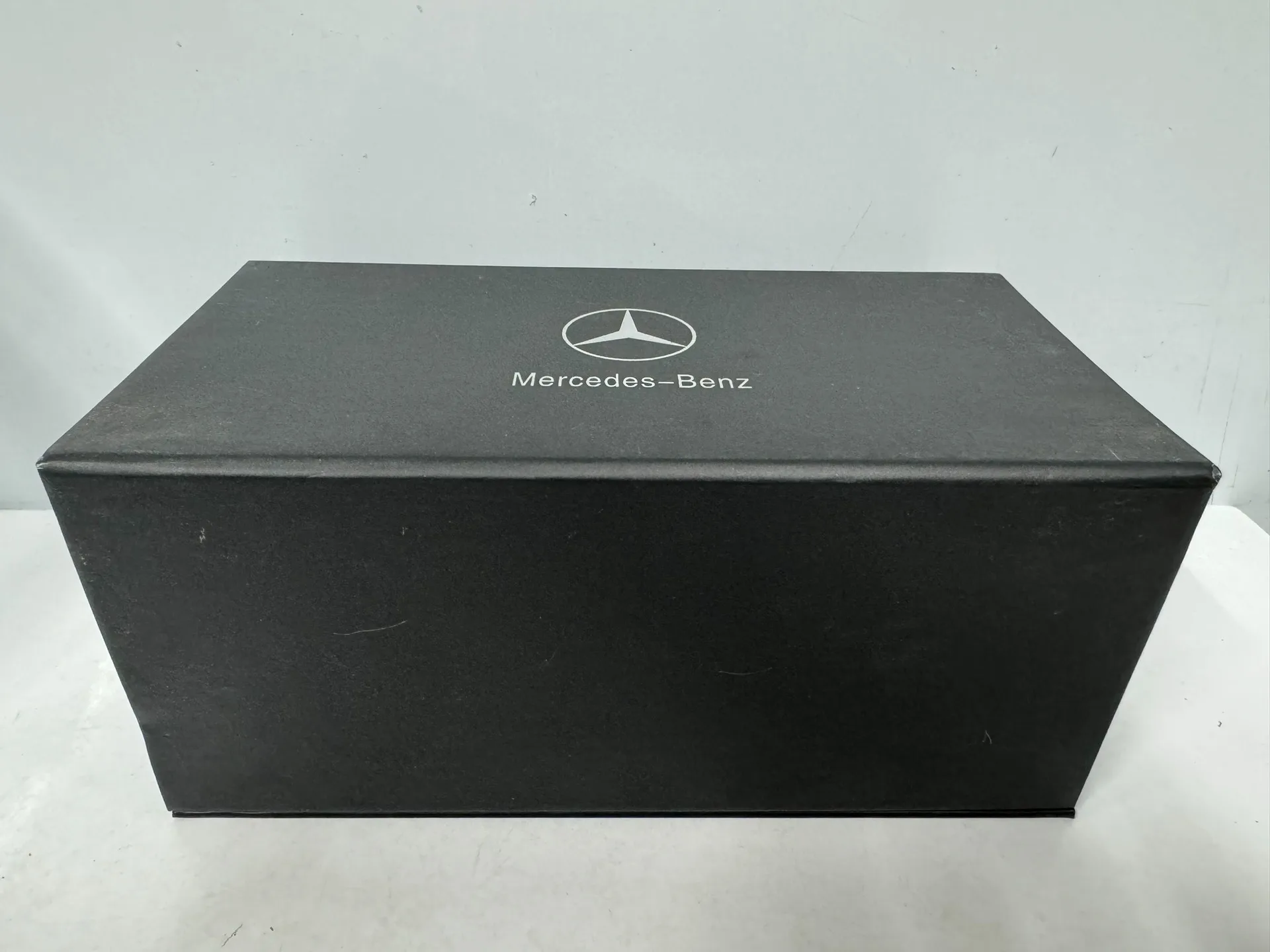

Flaws Diecast BENZ 1/43 Scale Benz F700 Concept Car Model Collectible Toy Gift Souvenir Display Ornament