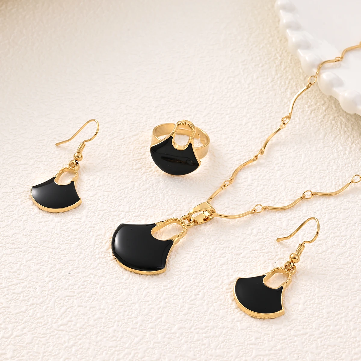 Stylish Black Bilum Pendant Ne - огляд і ціна Women Fashion Png