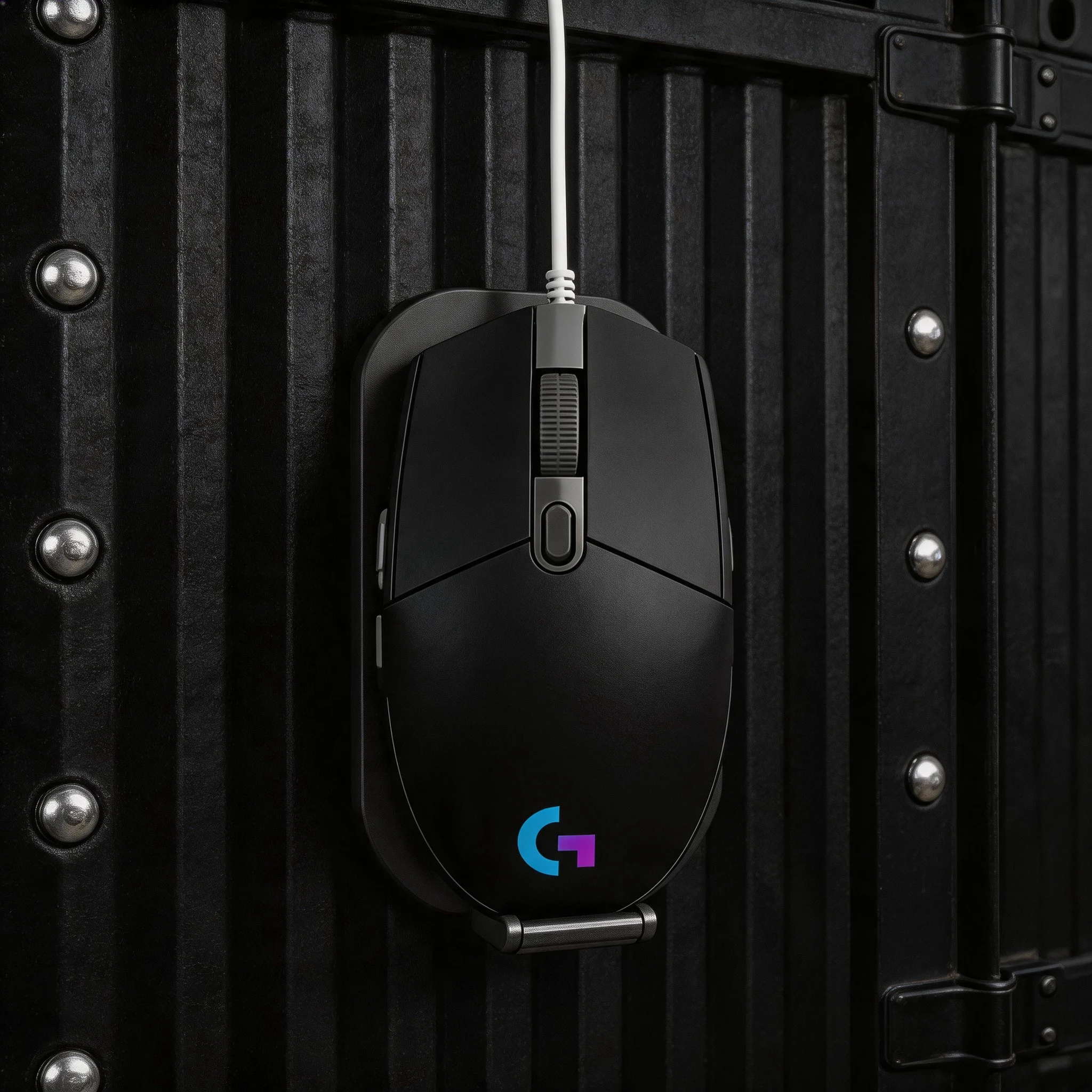 Designed specifically for esports, the Logitech G102/G203 wired RGB backlit mouse is stable, durable and free from frame drops.