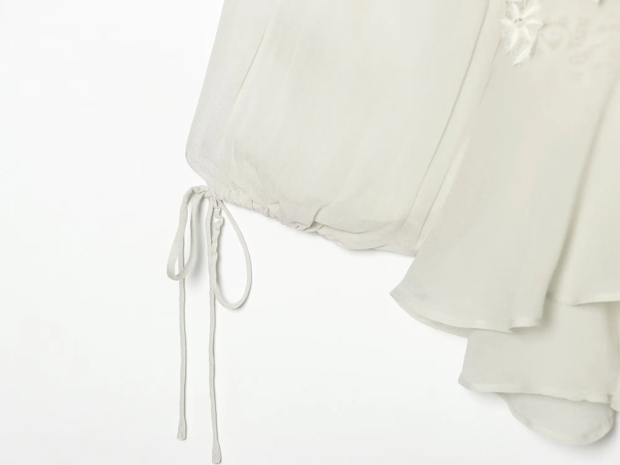 BSAY Französischer Boho-Stil Damenbluse mit Reverskragen, Spitzenstickerei, Vordereinband, Laternenärmeln, unregelmäßigem Rüschensaum, Hemdtop – Detail 4