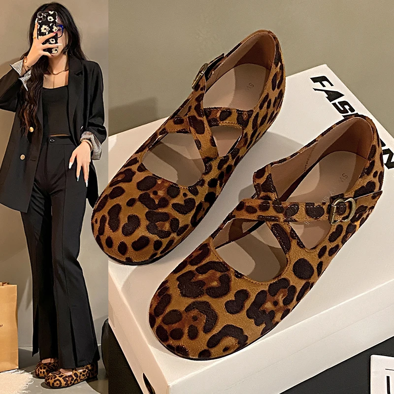 

2025 Новые женские туфли на плоской подошве с круглой головкой и леопардовым принтом, женские замшевые пикантные удобные весенне-осенние туфли Женская Обувь