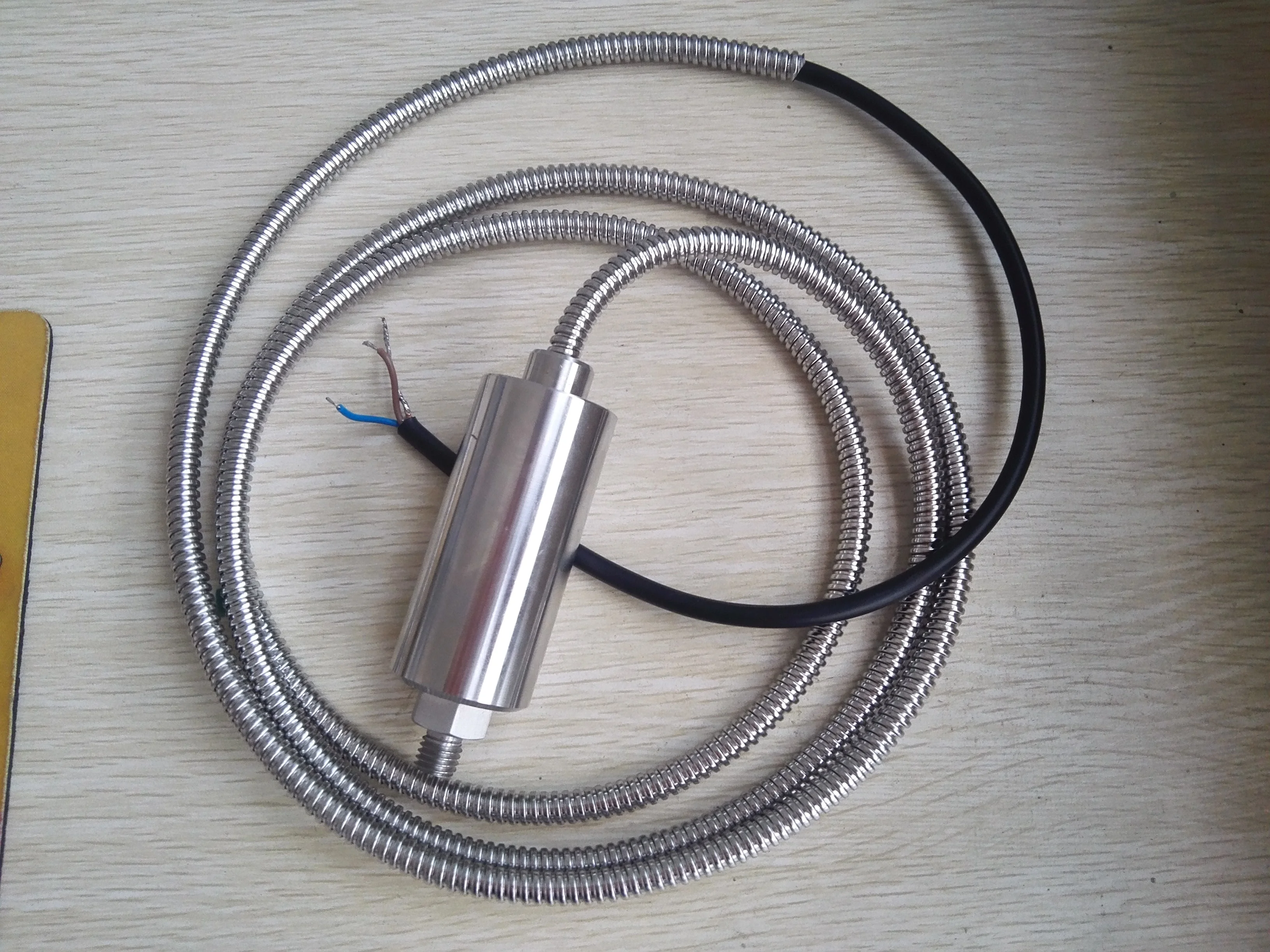 

Integrated Vibration Transmitter/Sensor Probe