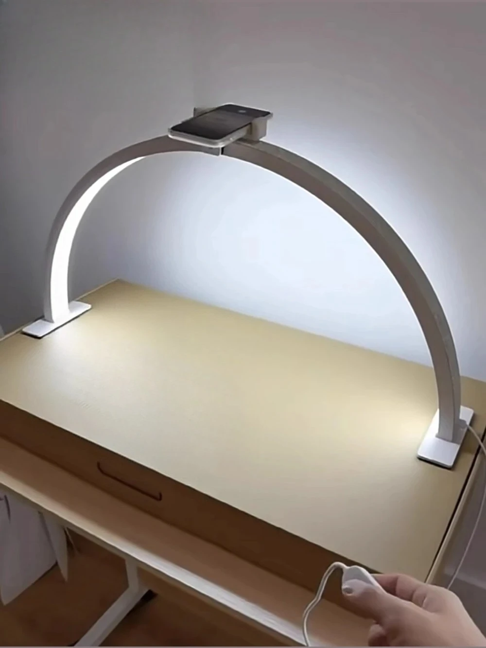36W nail salon desktop LED curved eye protection light + mobile phone holder live broadcast