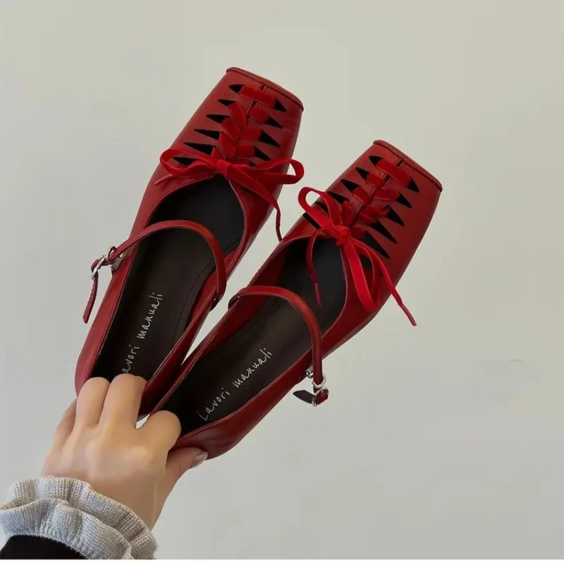 

French Retro Hollow Strap Ballet Shoes High Heels for Women with Straight Toe Straps and Thick Heels for Women