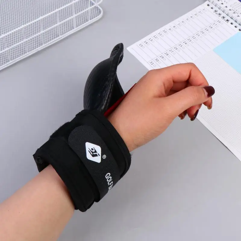 [1pcs] Golf Chipping Wrist Angle Corrector Golf Swing Training Aid Hold Wrist Brace Band Trainer Corrector For All Golfers