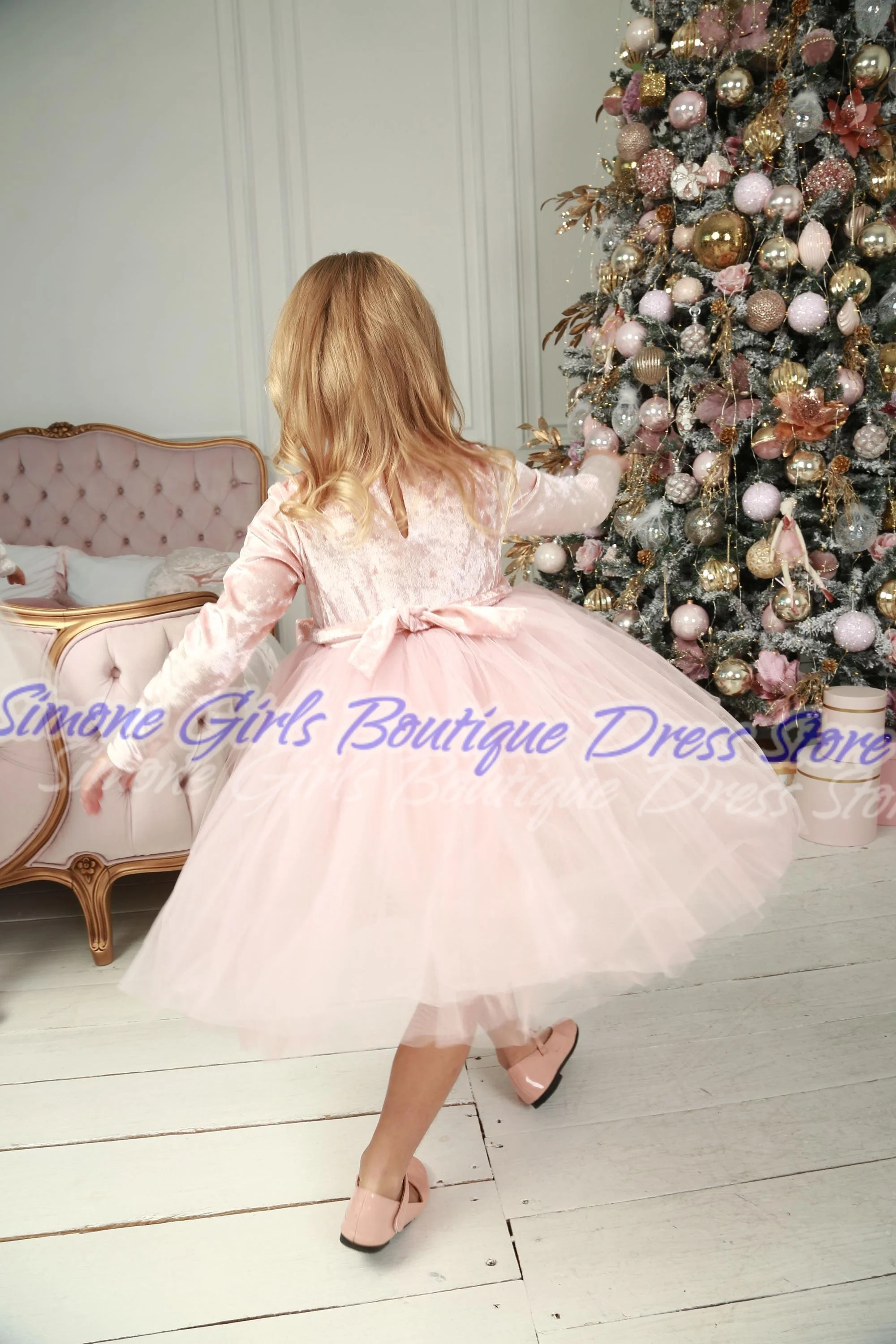 Flower Girl Dress Elegant Velvet Little Girl's Wedding Dress with Tulle Skirt for Bridesmaid and Special Occasions Christmas