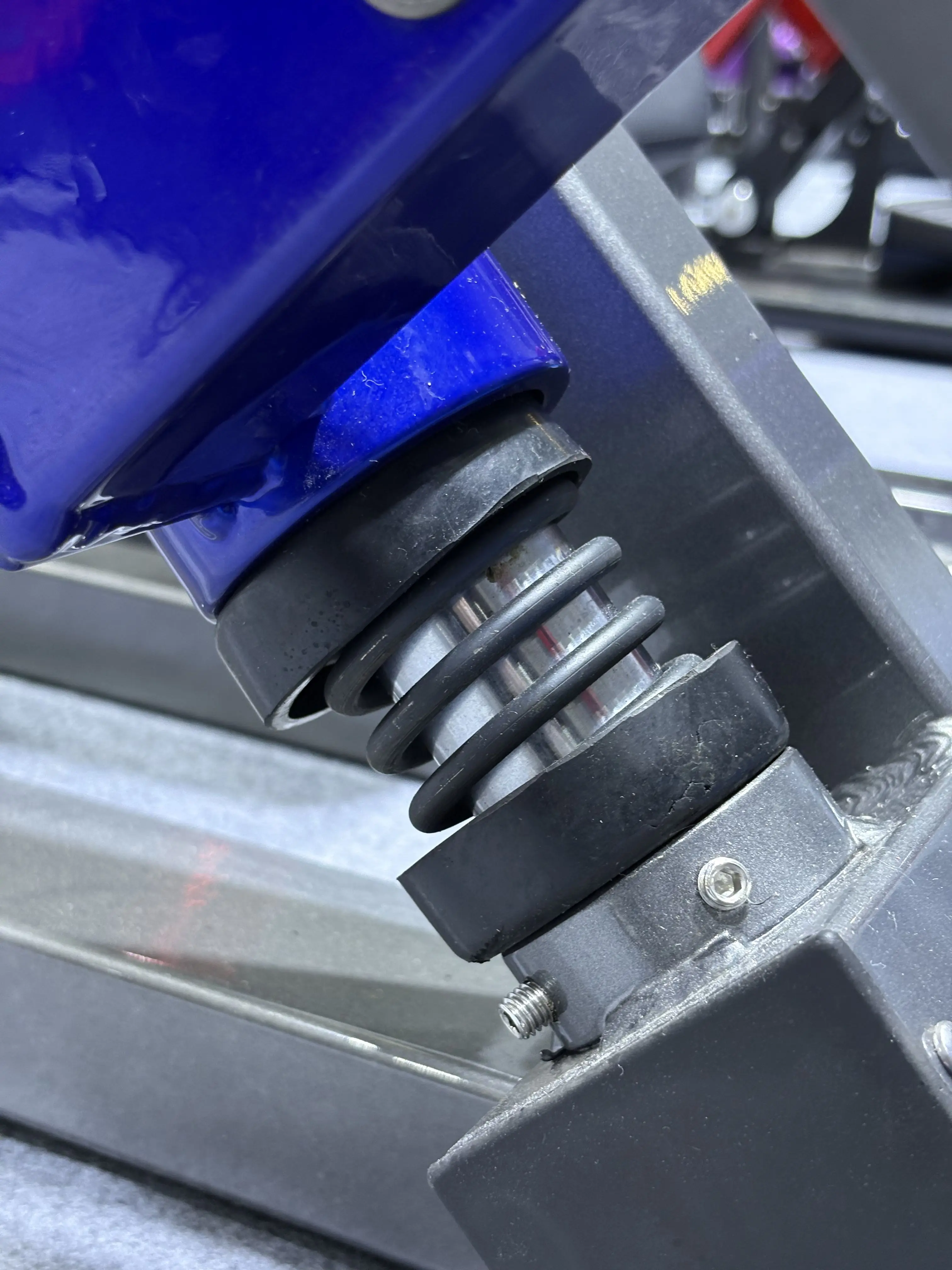 헬스장 기구 상업용 근력 강화 플레이트 로드식 등 운동 리니어 로잉 머신 LD-9116