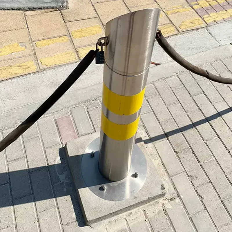 

304 316SS Safety Steel Bollard With Chains Base Plate Column Guard Crash Parking Bollards Post