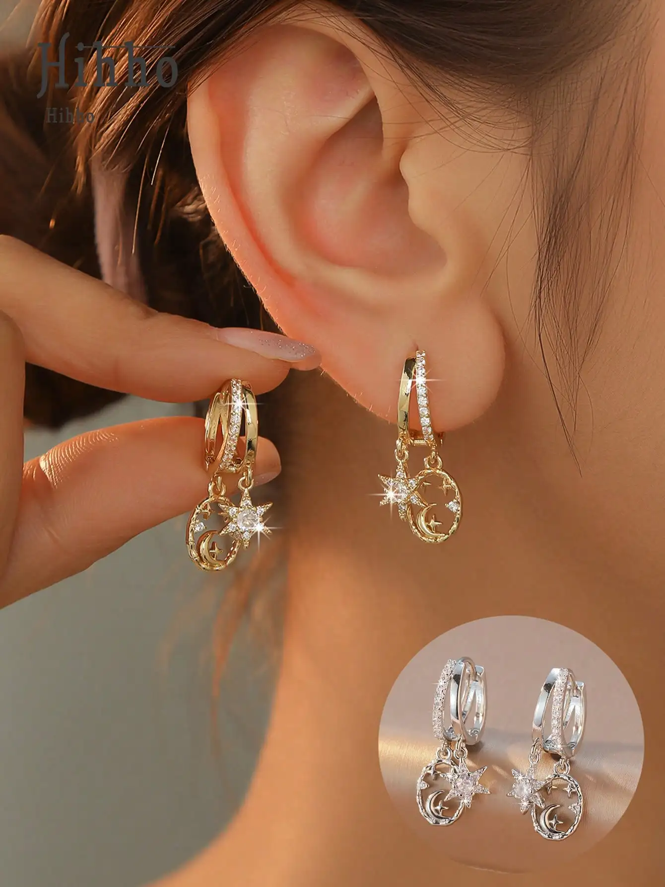Brincos de Argola Assimétricos em Formato de Lua e Estrela em Ouro e Prata, Design de Camadas Duplas com Detalhes em Cristal