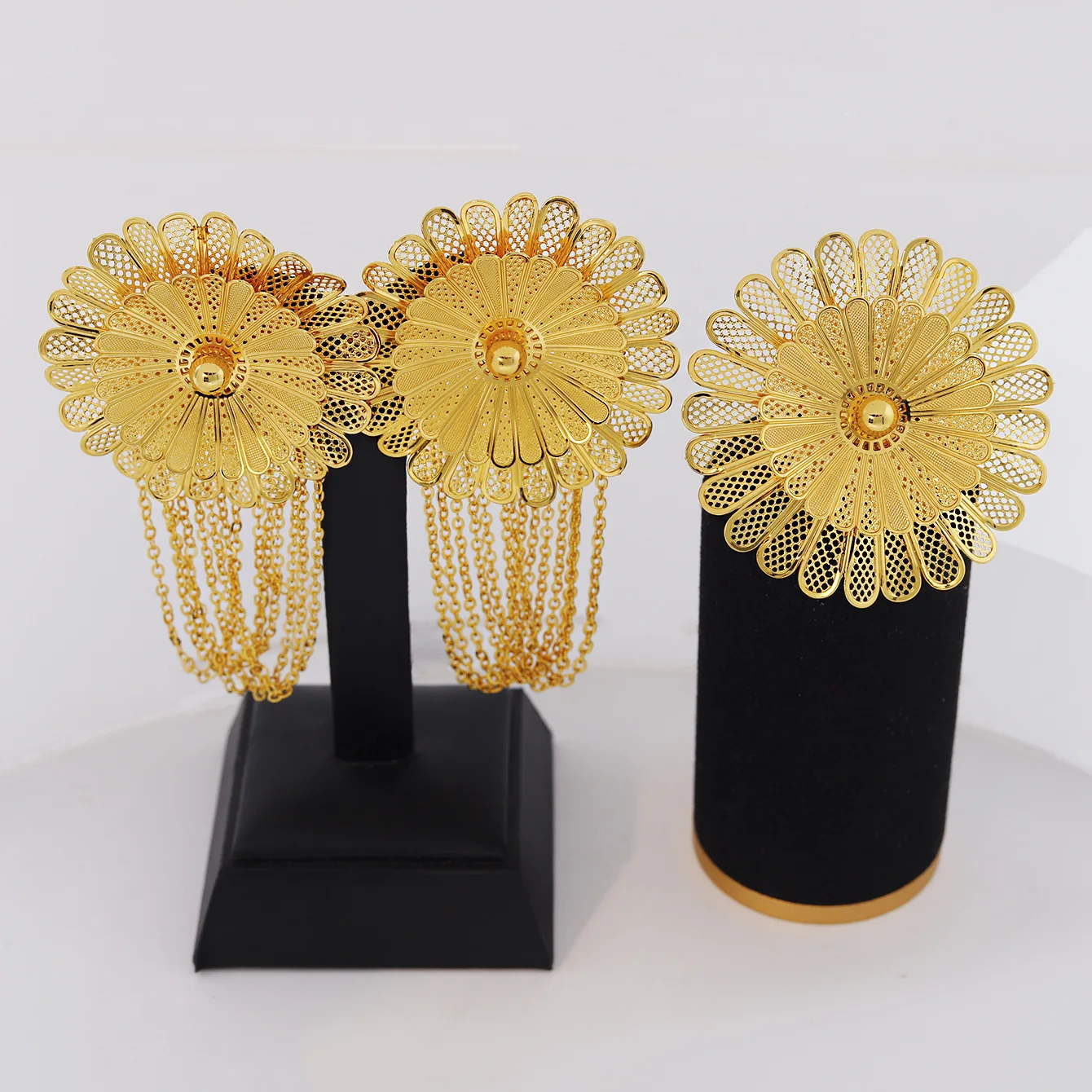 

Новые модные серьги и кольца из 24-каратного золота в Дубае по индивидуальному заказу для парного комплекта ювелирных изделий для свадебной вечеринки DD10733