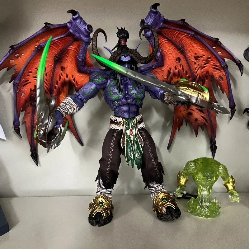 Original Illidan Figura Model Heroes Of Warcraft Figure Demon Hunter Illidan Stormrage Figure Glowing Eyes Statue Pvc Toy Gift