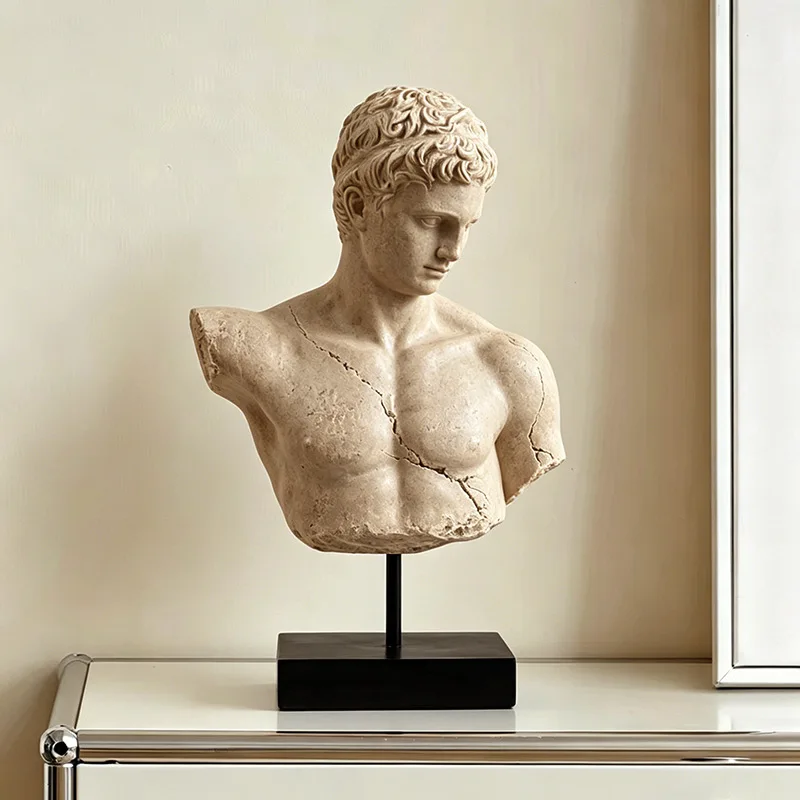Retro and old Renaissance figure ornaments, model room, ancient style imitation plaster clay sculpture, statue decoration