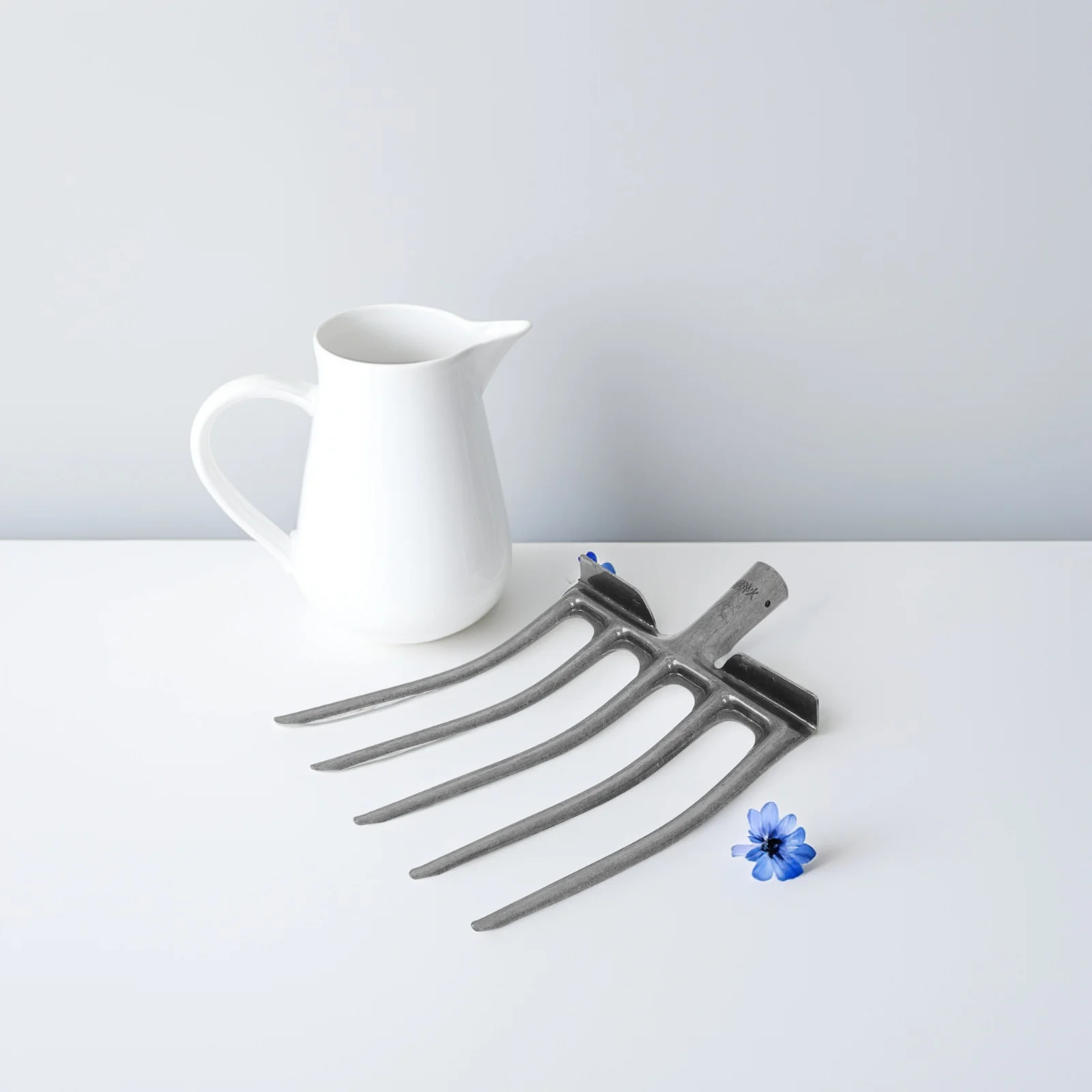 

Steel Agricultural Fork Durable 4-Tooth Design Loose Soil Plowing Garden Tools Manure Forks Horse Scooper Efficient Farming Tool